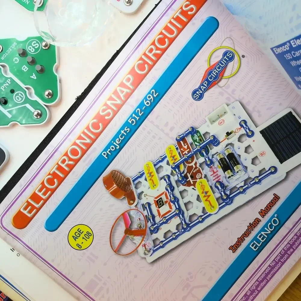 Snap Circuits Lot 60+ Replacement Parts & Multiple Manuals Electrical Education